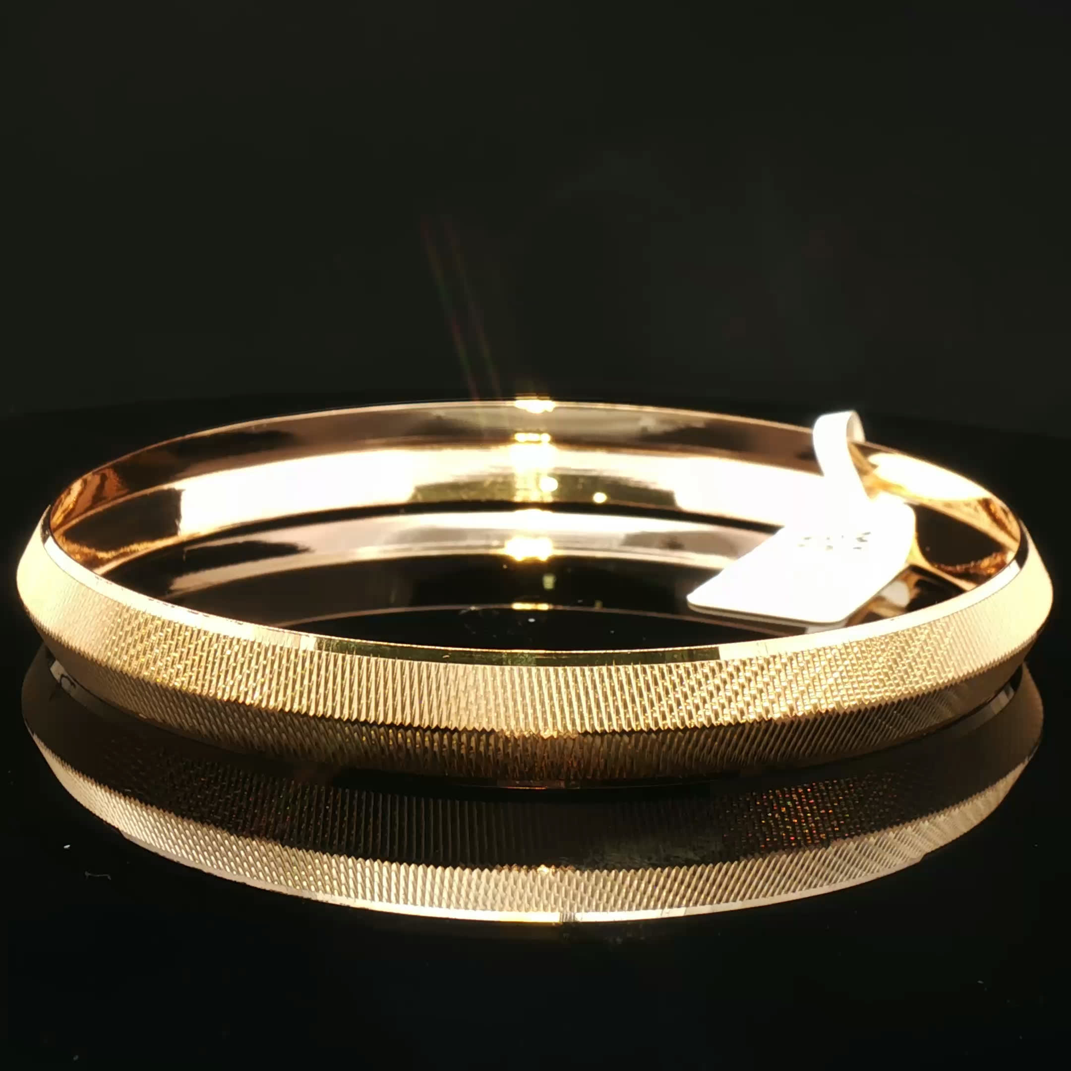 Textured Yellow Gold Bangle Bracelet